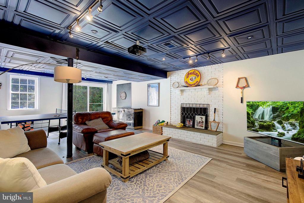 3243 Blackwalnut Dr