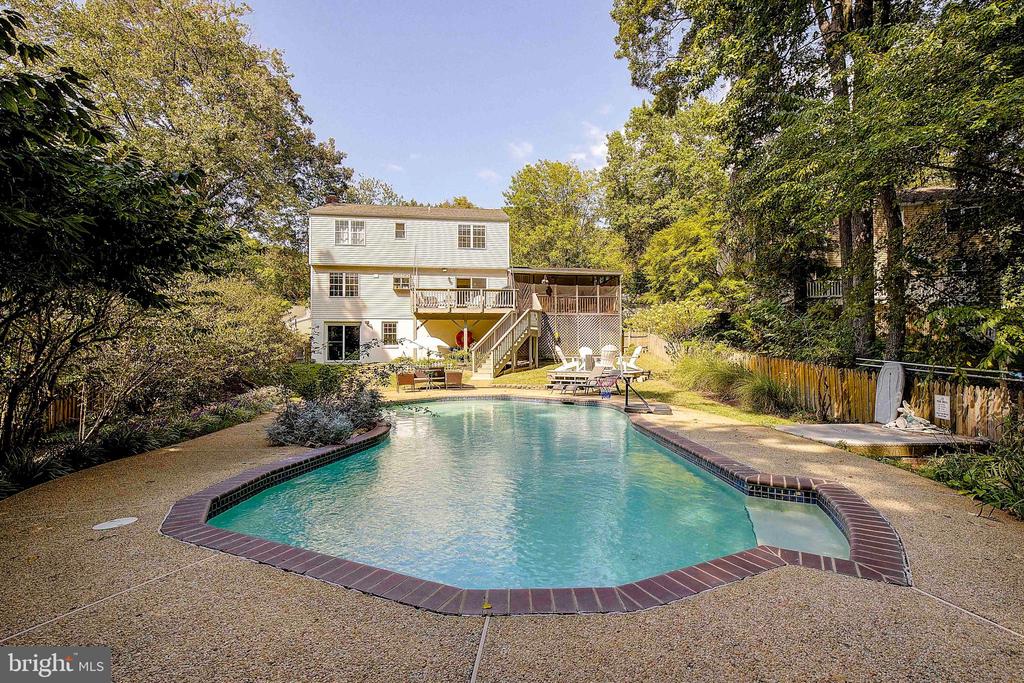 3243 Blackwalnut Dr