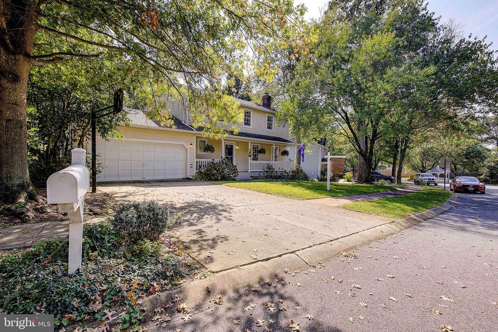 3243 Blackwalnut Dr