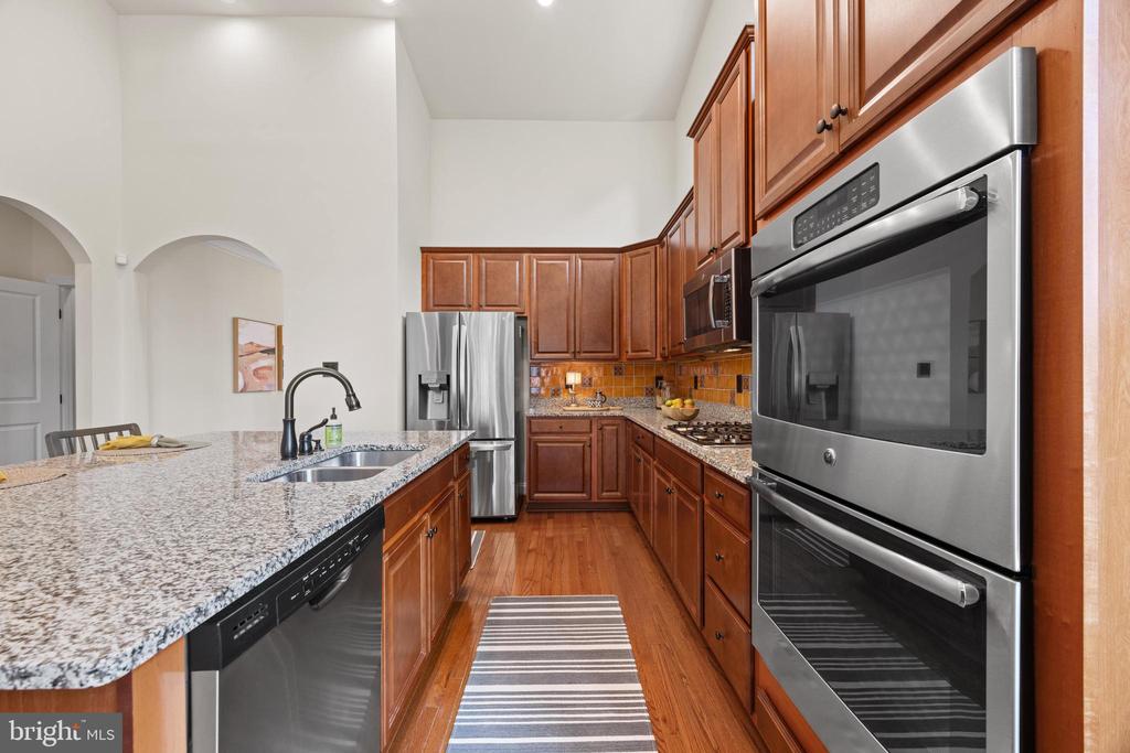 3061 SUNNY RIDGE DRIVE