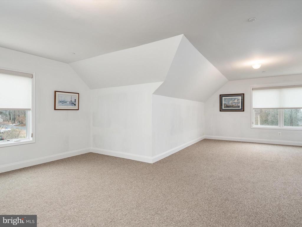 3532 NARRAGANSETT AVENUE