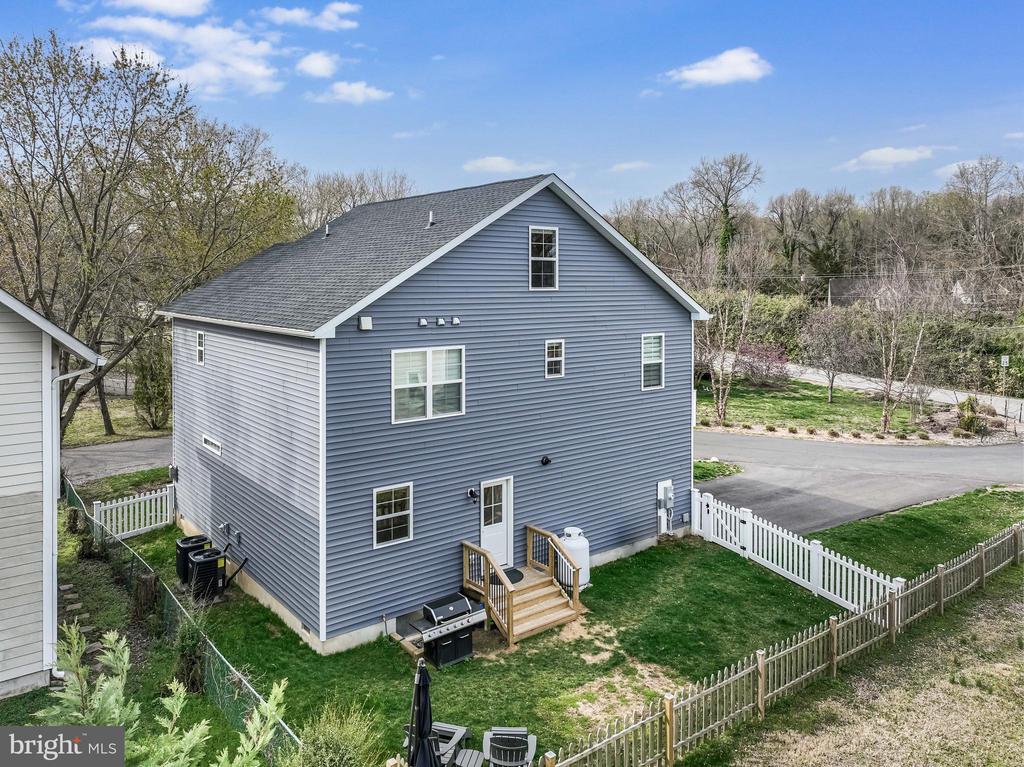 1400 REHLING DRIVE