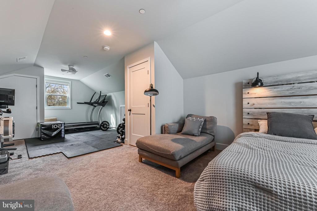 1400 REHLING DRIVE