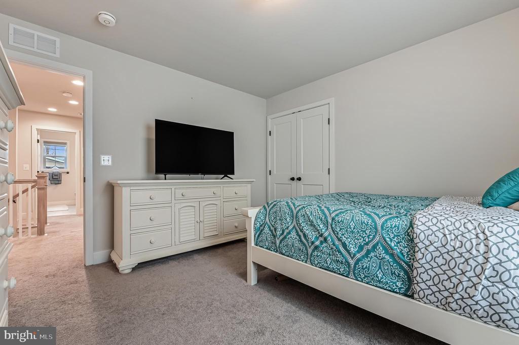 1400 REHLING DRIVE