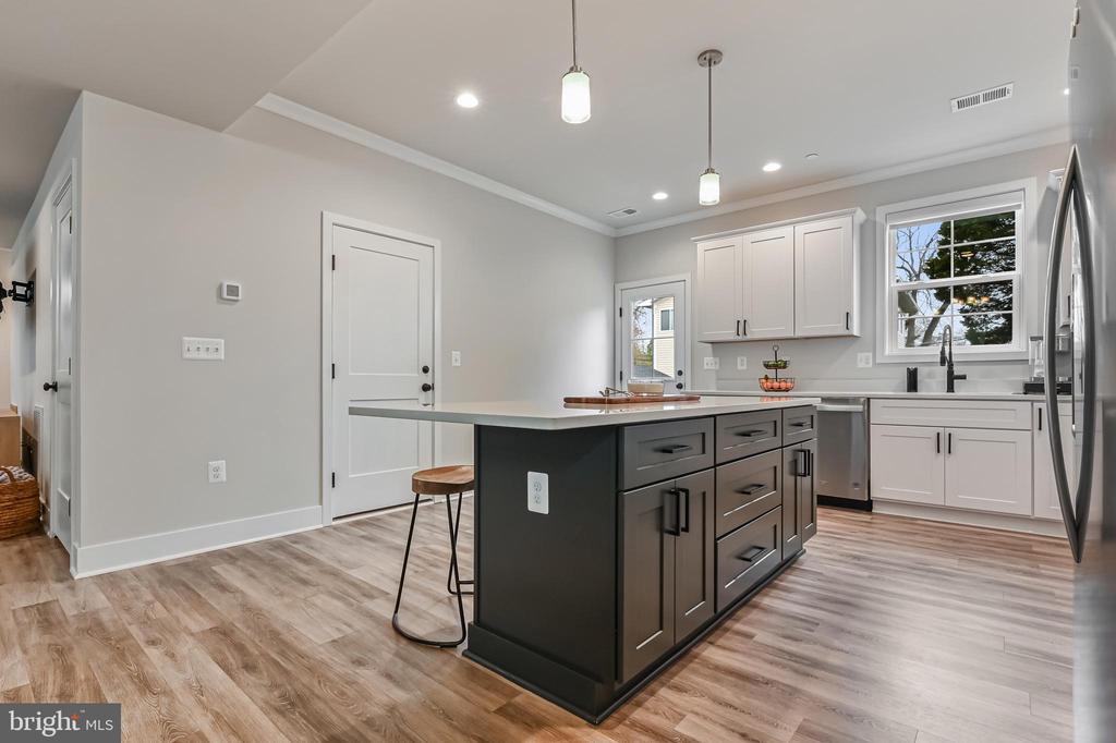 1400 REHLING DRIVE