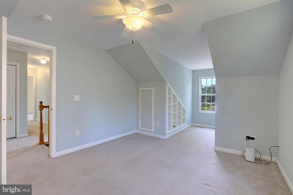 3592 LOCH HAVEN DRIVE