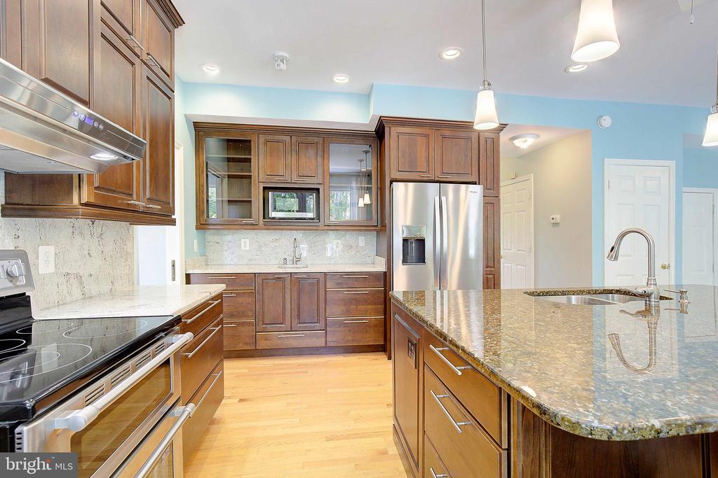 3592 LOCH HAVEN DRIVE