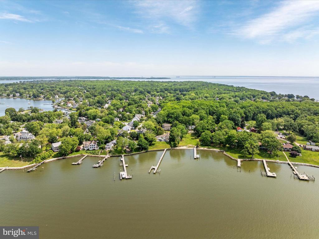 1601 CLIFF DRIVE