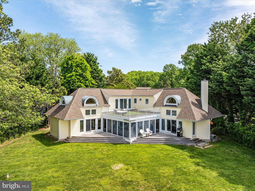 1601 CLIFF DRIVE