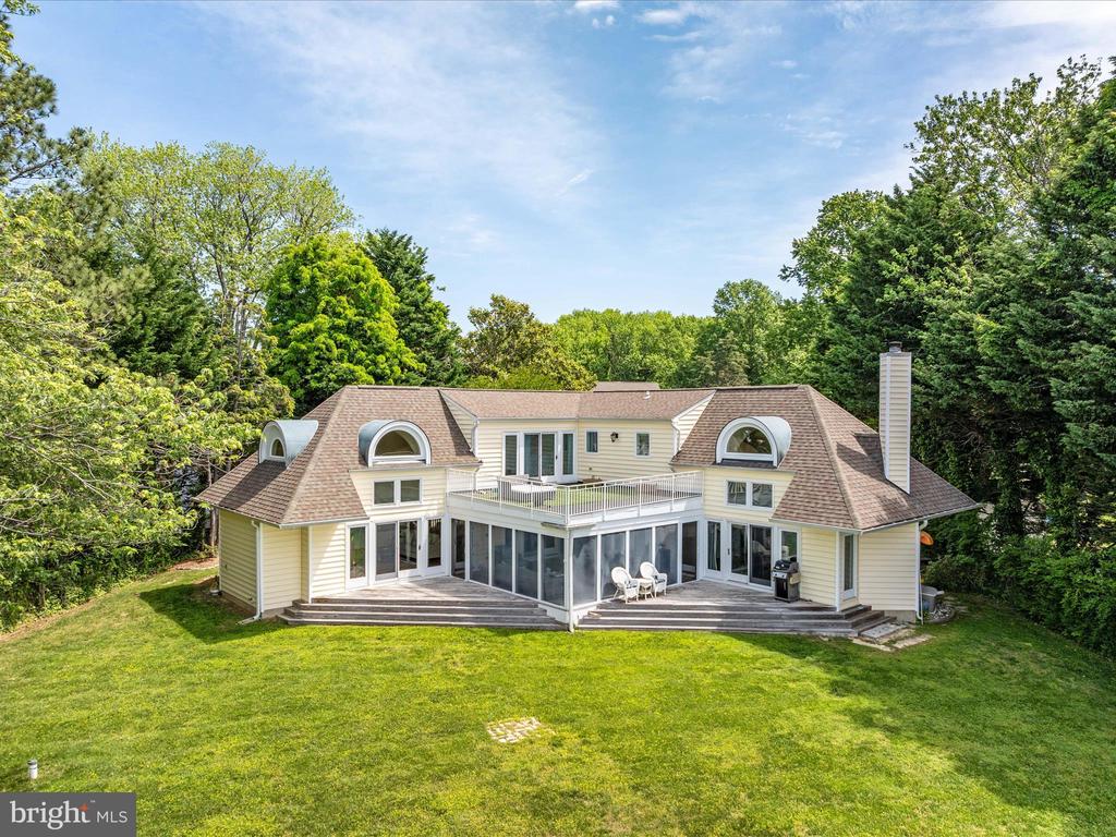 1601 CLIFF DRIVE