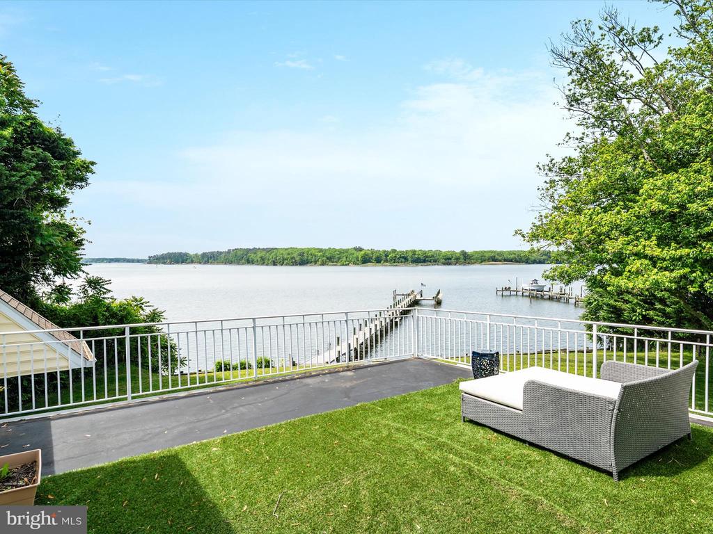 1601 CLIFF DRIVE