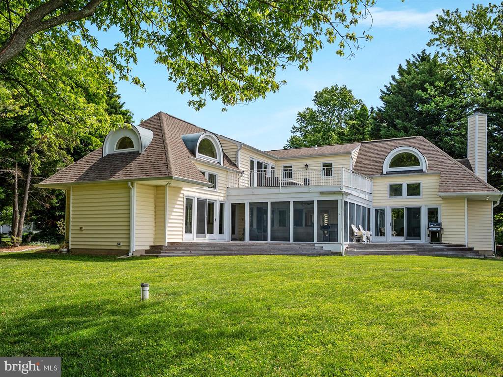 1601 CLIFF DRIVE