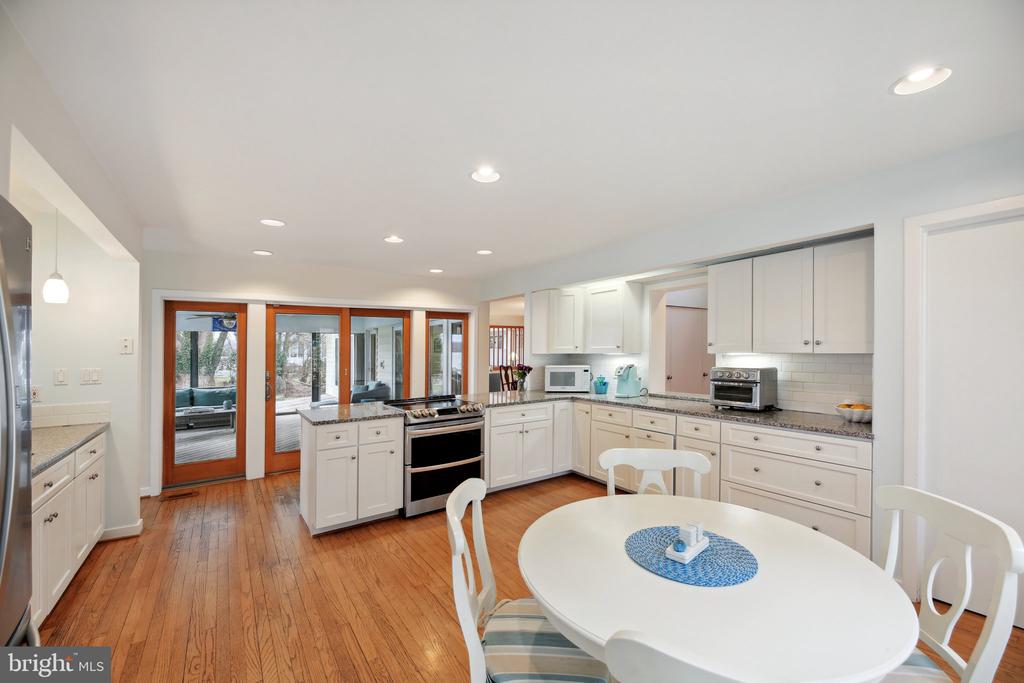 1601 CLIFF DRIVE
