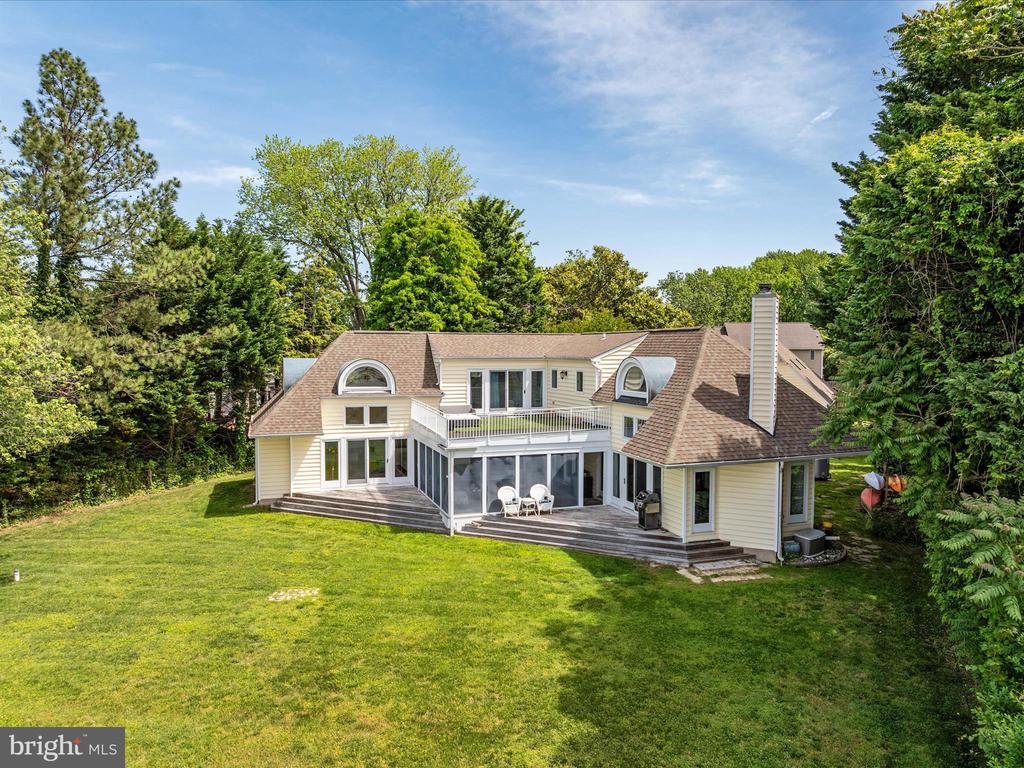 1601 CLIFF DRIVE