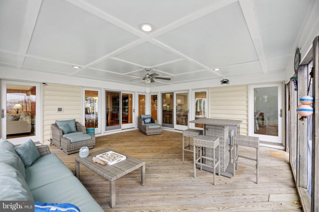 1601 CLIFF DRIVE