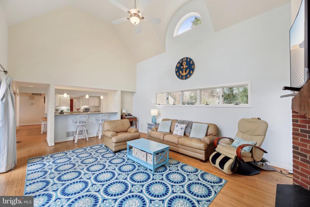 1601 CLIFF DRIVE