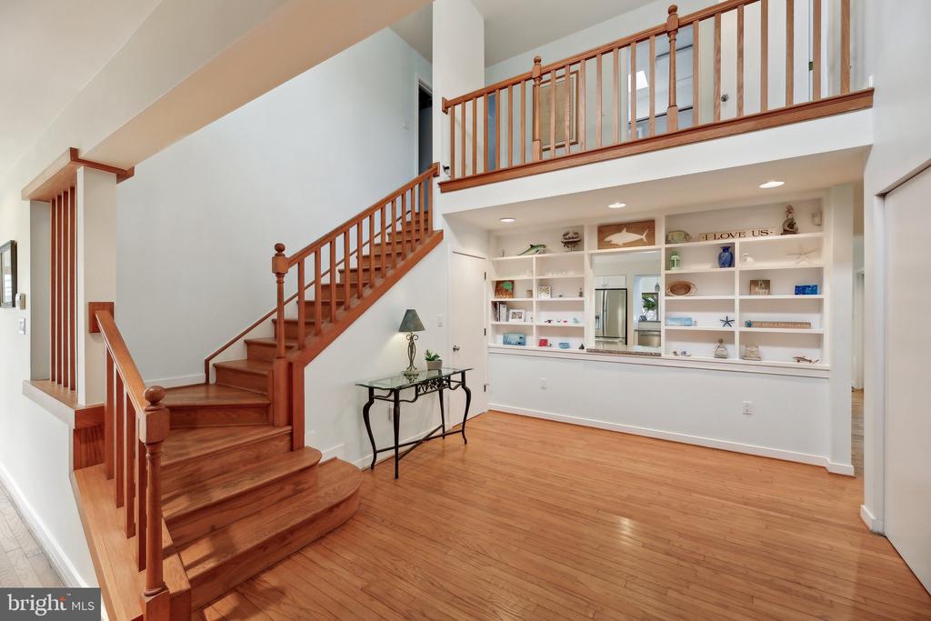 1601 CLIFF DRIVE