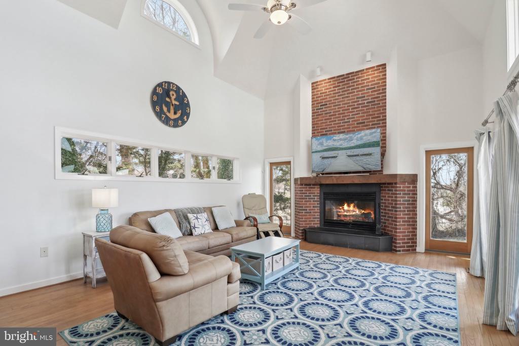1601 CLIFF DRIVE