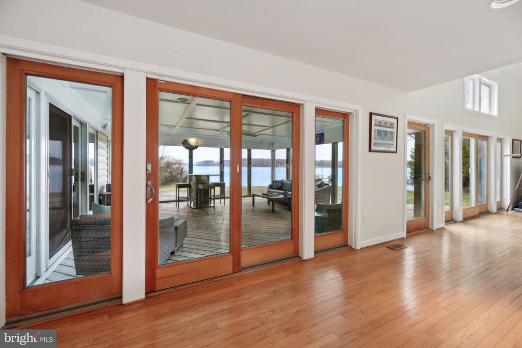 1601 CLIFF DRIVE