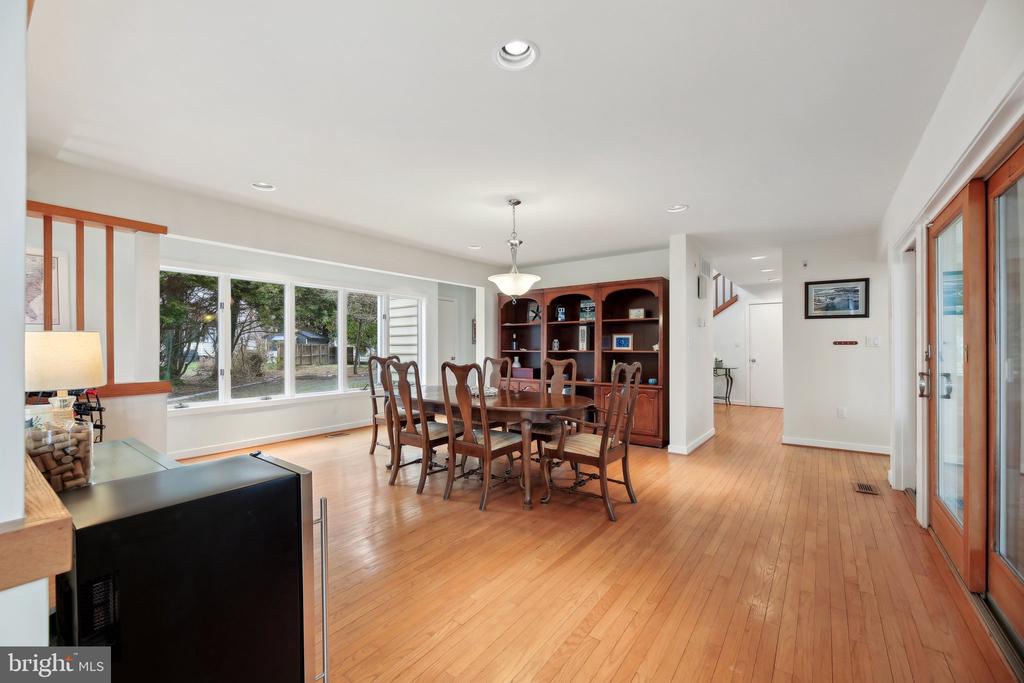 1601 CLIFF DRIVE