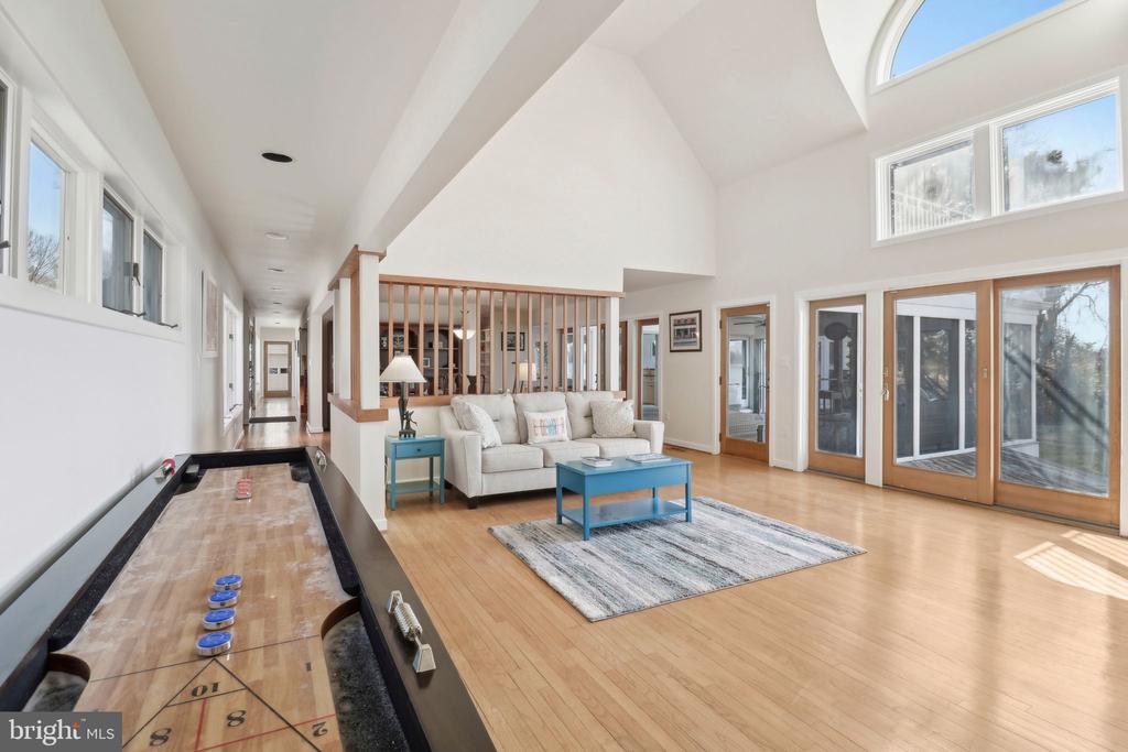1601 CLIFF DRIVE