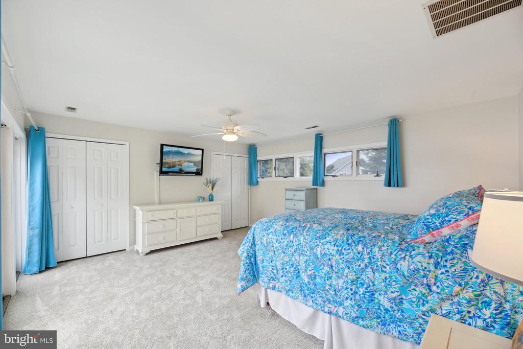 1601 CLIFF DRIVE