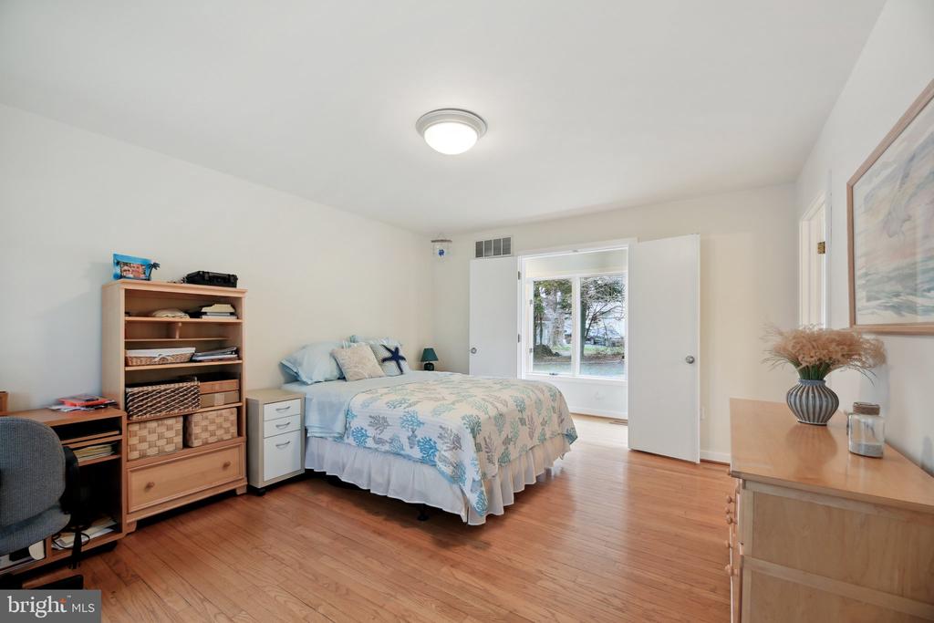 1601 CLIFF DRIVE