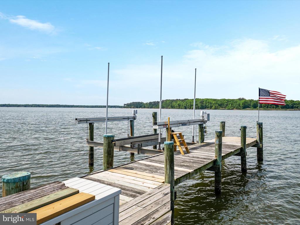1601 CLIFF DRIVE
