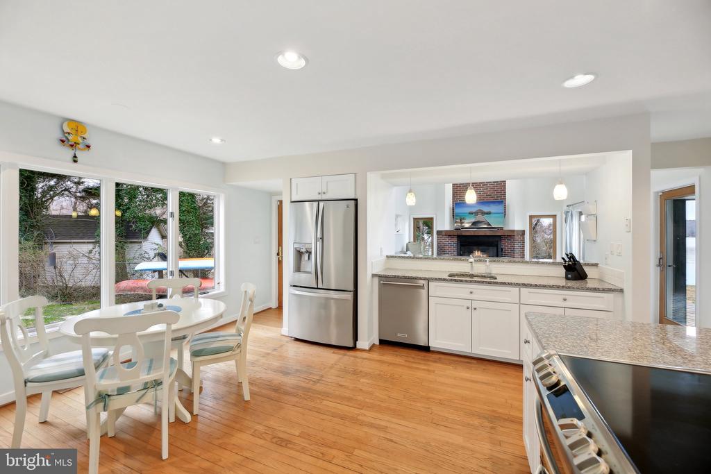 1601 CLIFF DRIVE