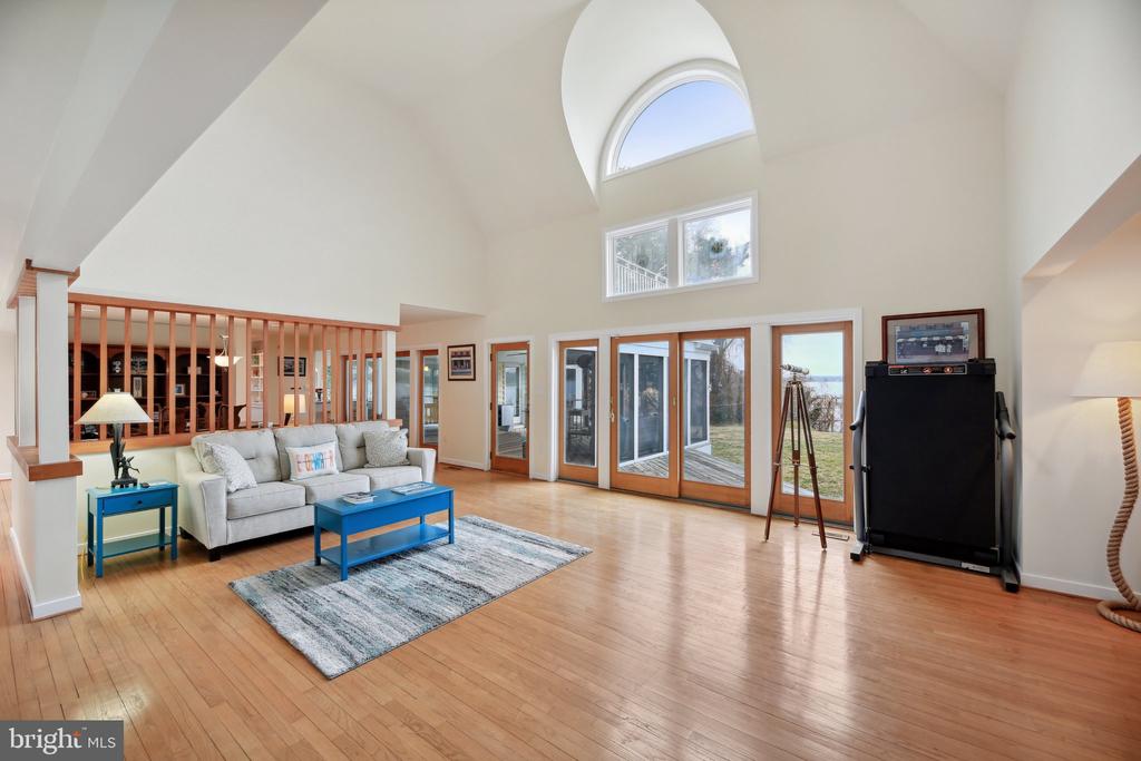 1601 CLIFF DRIVE
