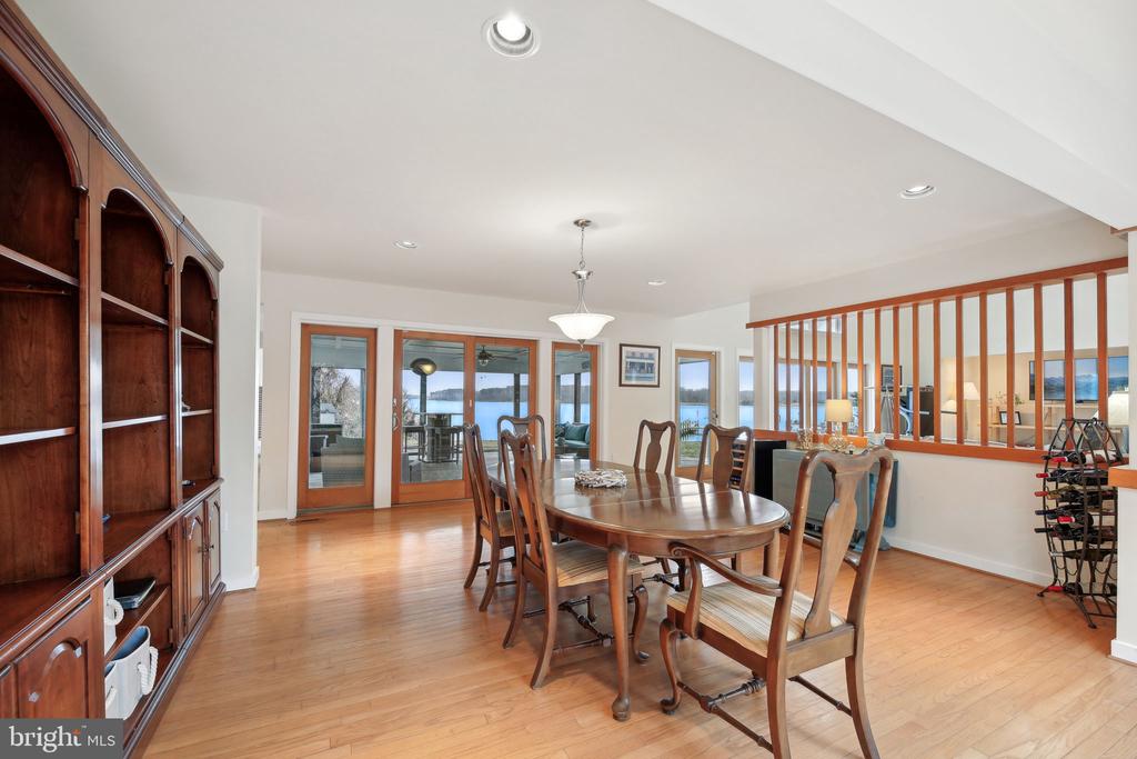 1601 CLIFF DRIVE