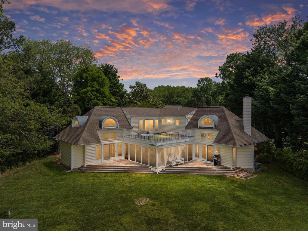 1601 CLIFF DRIVE