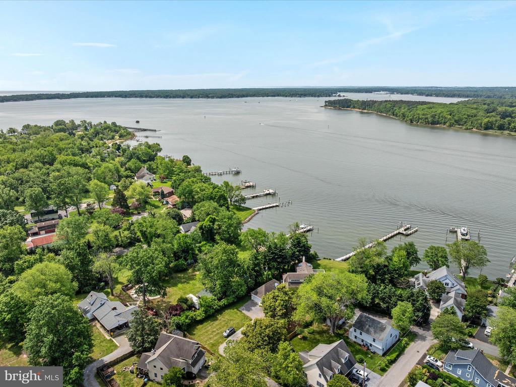 1601 CLIFF DRIVE