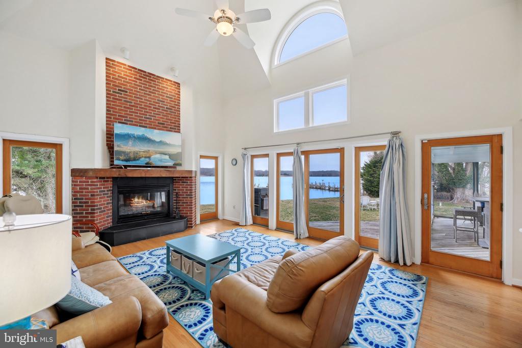 1601 CLIFF DRIVE