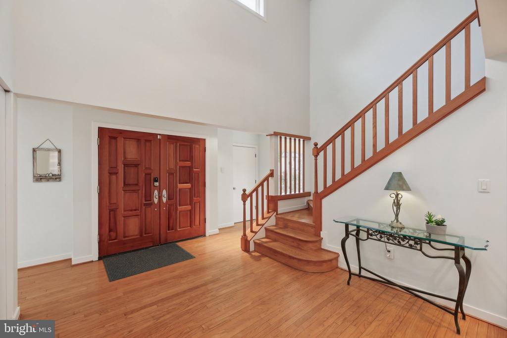 1601 CLIFF DRIVE