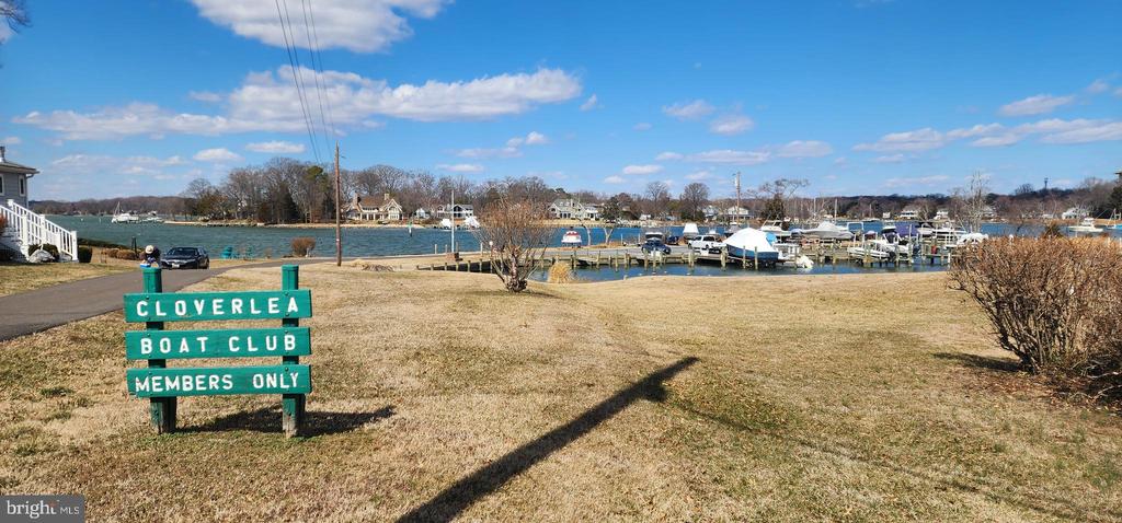 1601 CLIFF DRIVE