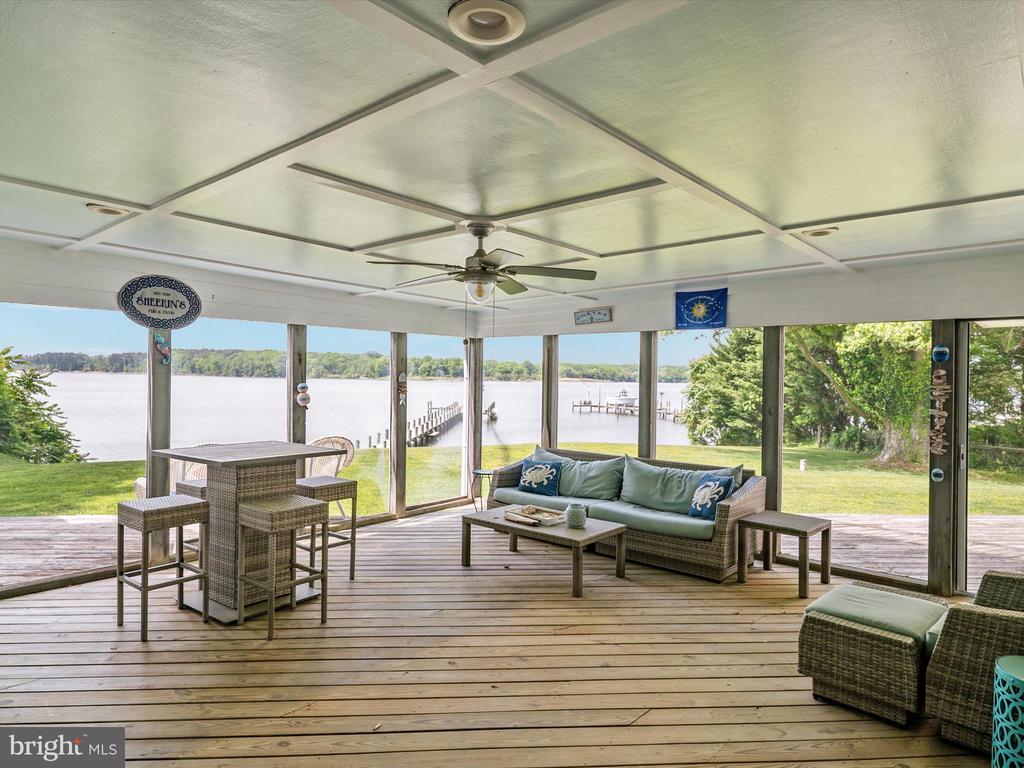 1601 CLIFF DRIVE