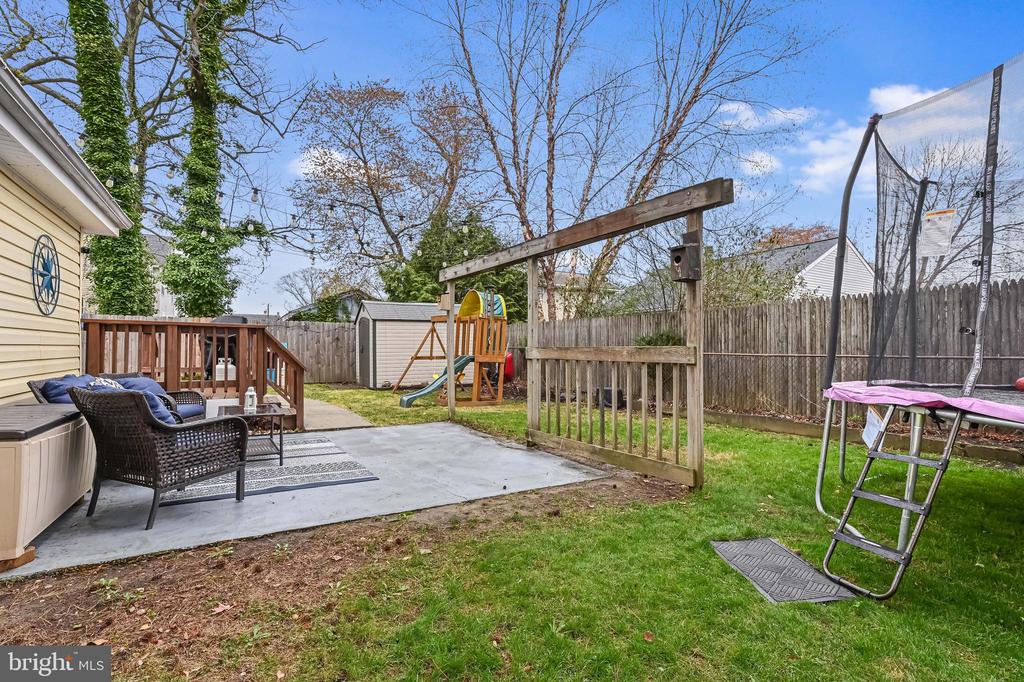 1609 ROCKHOLD ROAD