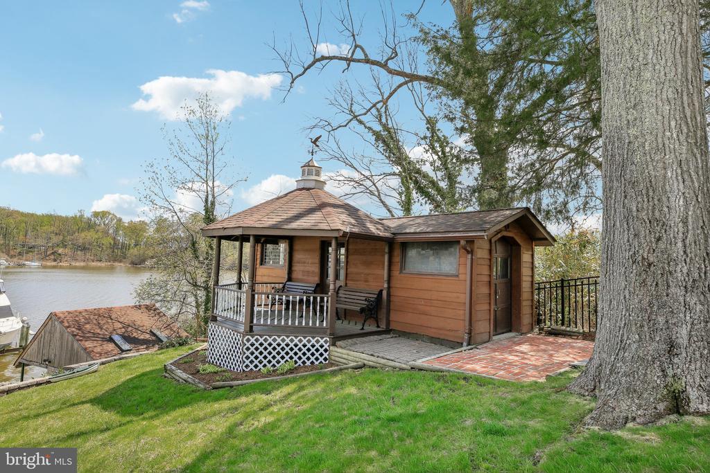 4002 TUDOR HALL ROAD