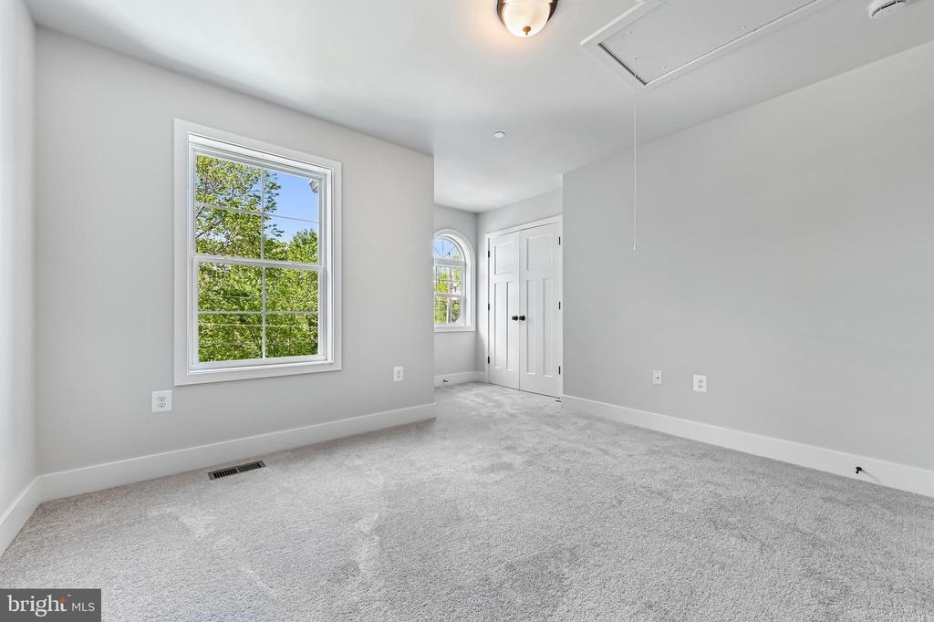 3519 CEDAR DRIVE