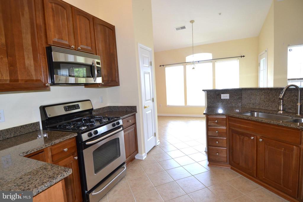 1005 SAMANTHA LANE Unit: 404