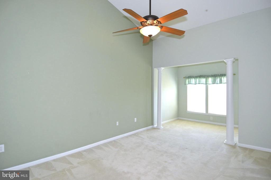 1005 SAMANTHA LANE Unit: 404