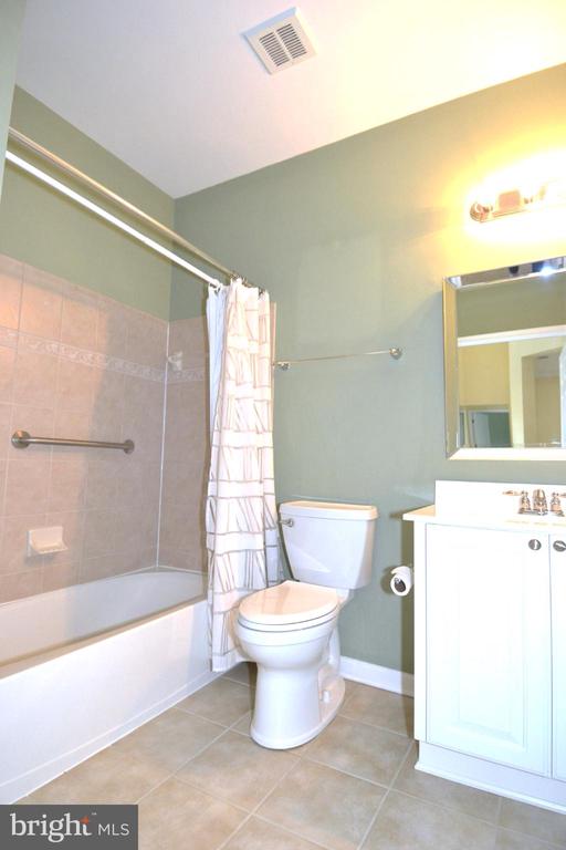 1005 SAMANTHA LANE Unit: 404