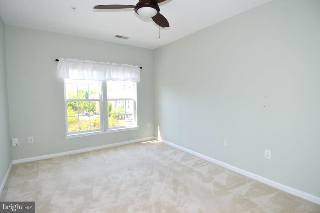 1005 SAMANTHA LANE Unit: 404