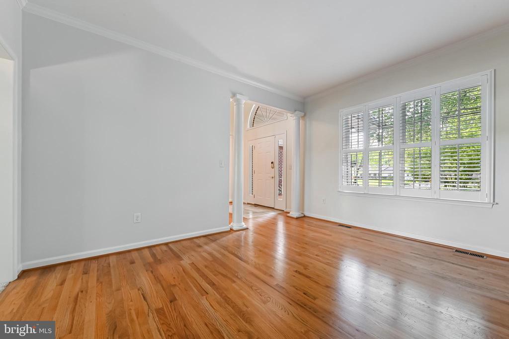 3313 LERITZ LANE
