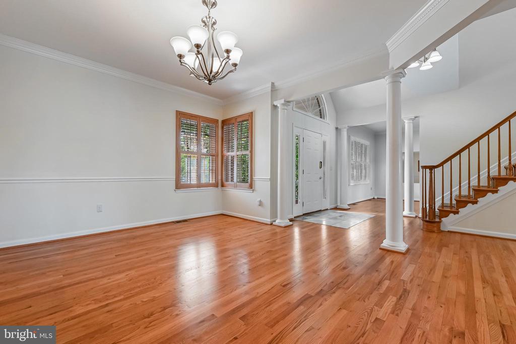 3313 LERITZ LANE