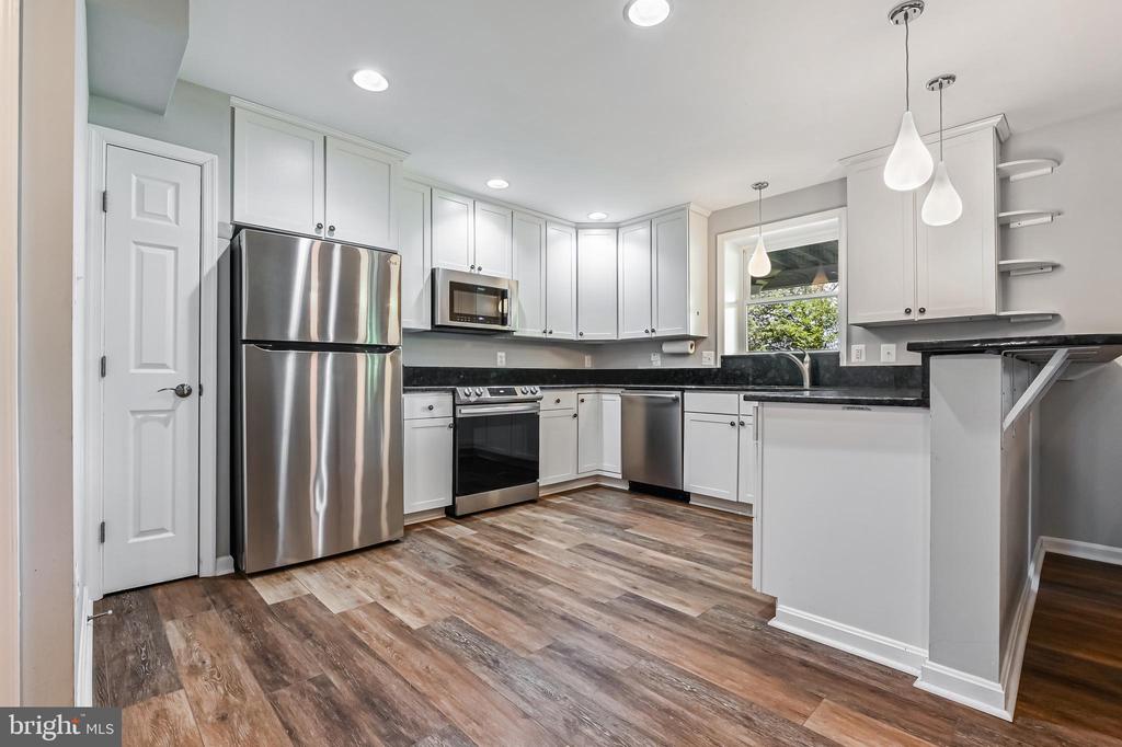 3313 LERITZ LANE