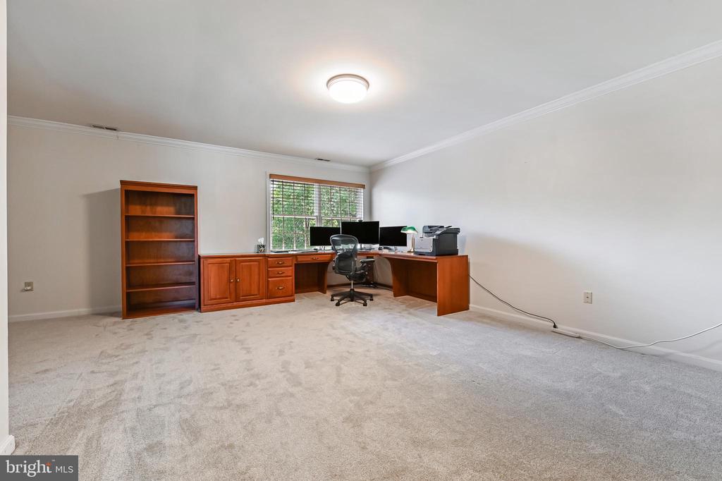 3313 LERITZ LANE