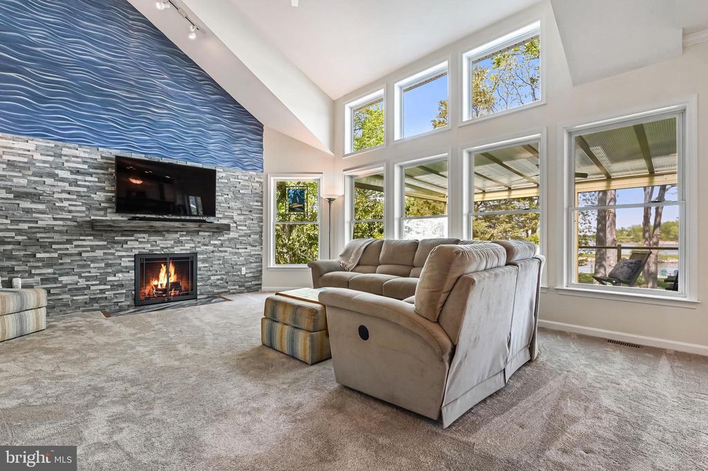 3313 LERITZ LANE