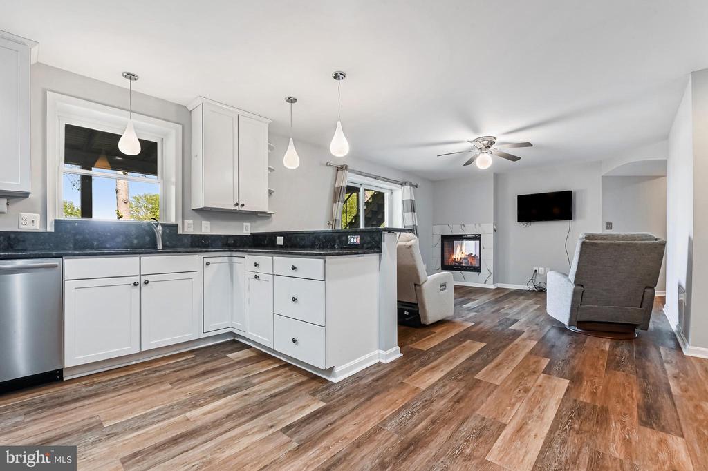 3313 LERITZ LANE